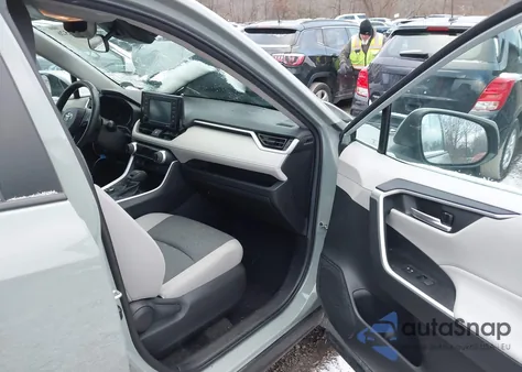 2021 Toyota Rav4 Hybrid Xle z USA, uszkodzony, nr VIN 4T3RWRFV8MU034489